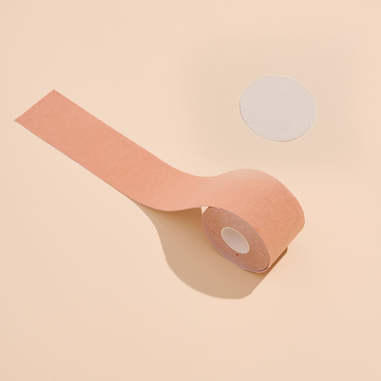 Breast Tape Tan von Silnip – Detailansicht atmungsaktives Klebeband