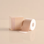 Breast Tape in Nude von Silnip mit Verpackung – elastisch, atmungsaktiv und selbstklebend für sicheren Halt ohne BH